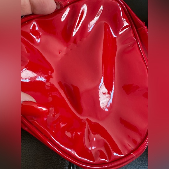 Strawberry-Shaped Red Bag with Gold Chain - Picture 7 of 8